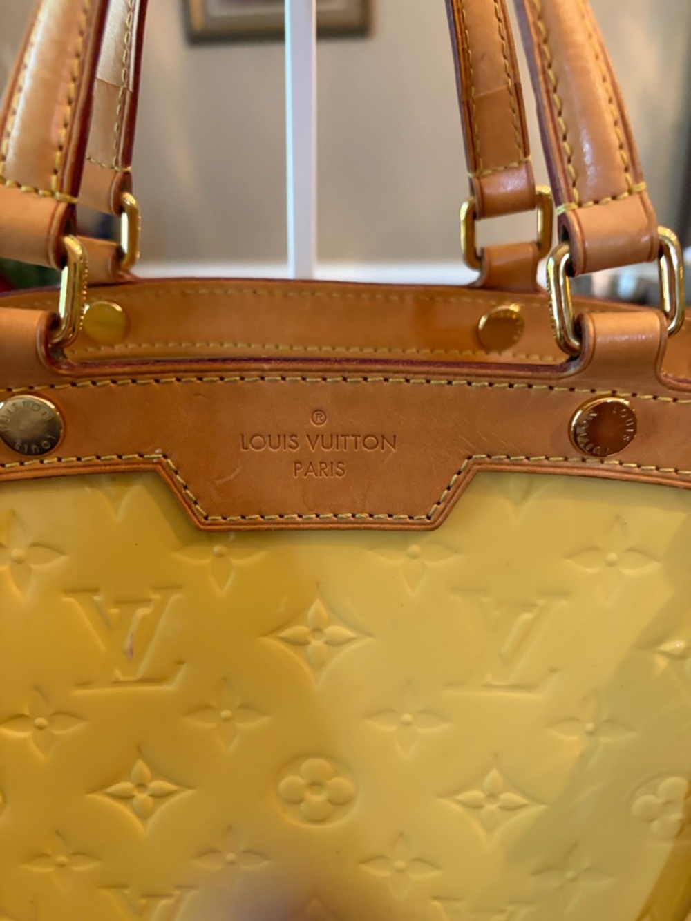 Louis Louis Vuitton Vert Impression Monogram Vernis Brea MM Bag - Picture 2 of 14
